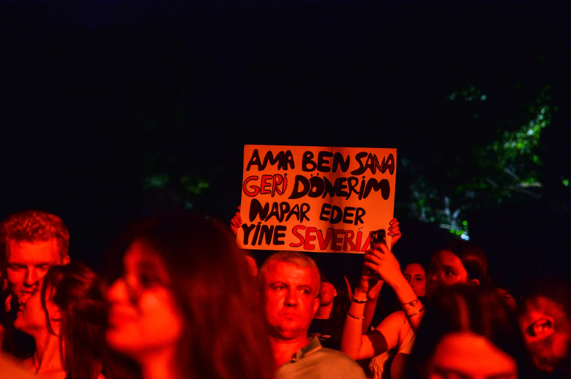 Dolu Kadehi Ters Tut Stage